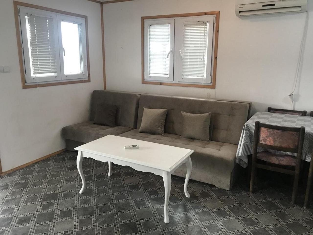 Ada Bojana Apartmani 乌尔齐尼 外观 照片